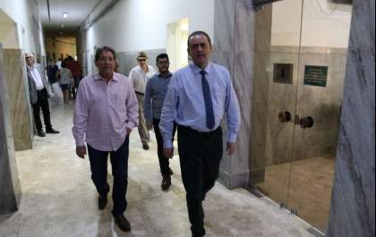 Deputado Luiz Flávio Gomes promete emenda para custeio em visita à Santa Casa