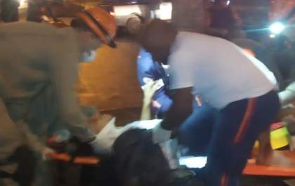 Motociclista sofre fraturas expostas após grave acidente&nbsp;