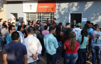 Governo de Andradina e Friboi atende quase 2 mil candidatos por vagas de emprego