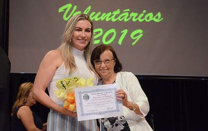 Voluntários são homenageados em sessão solene