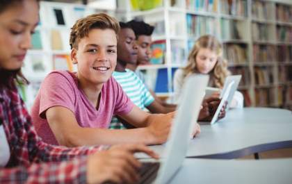 Inscrições abertas para bolsas de estudo para alunos de baixa renda