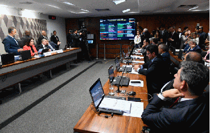 CCJ do Senado aprova PEC Paralela da reforma da Previdência