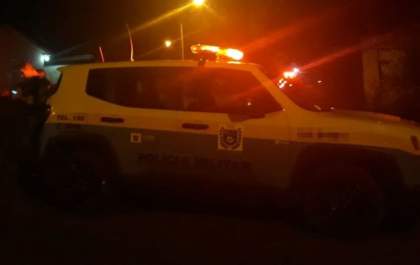 Jovem atira em frente a bar e é preso em flagrante