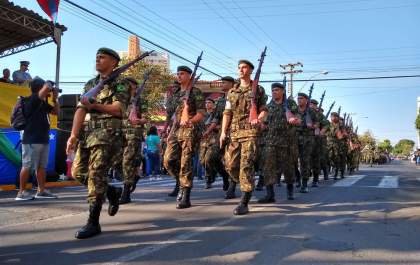 Desfile marca as comemorações do Dia da Independência
