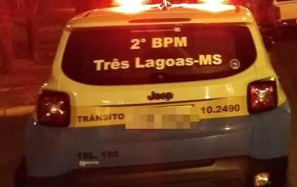 Jovem bêbado é detido após xingar e perturbar moradores do Santa Terezinha