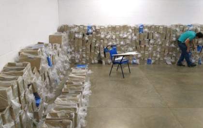 600 pastas com documentos são apreendidas pela PF em faculdade de Medicina