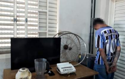 Jovem é preso por furto e entrega 'boca de fumo' no Novo Aeroporto&nbsp;