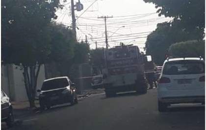 Incêndio em residência mobiliza bombeiros no Hilda Mandarino