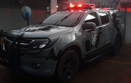 Homem é denunciado após tentar tirar roupas de jovem e forçar relação sexual