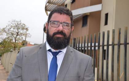 Exemplar: Delegado e equipe vão de porta em porta fiscalizar medidas protetivas