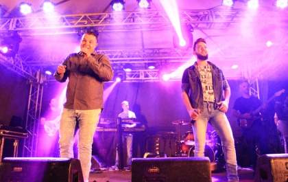 Com recorde de público, Festival Sertanejo resgata convívio da família na praça