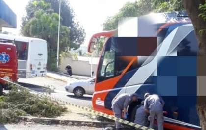 Ônibus desgovernado atropela e mata mecânico
