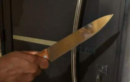 Mulher invade casa com faca e ameaça 'rival' de morte no Santa Rita
