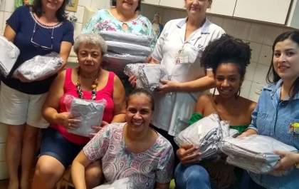 Alunos produzem e doam peças a pacientes oncológicos da Santa Casa