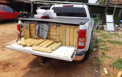 PRF apreende 1,3 toneladas de maconha em caminhonete roubada