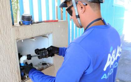 Águas Andradina alerta sobre fraudes na rede de água
