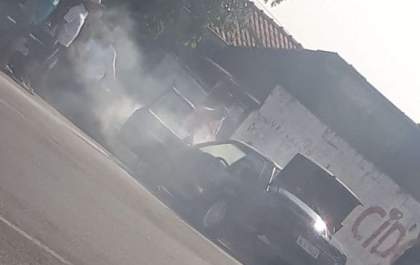 Princípio de incêndio em carro causa correria na Fundadores