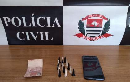 Acusado de tráfico é preso com cocaína no Água Branca