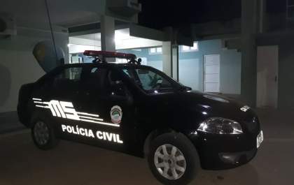 Mulher fica ferida após ser agredida pelo namorado em lanchonete