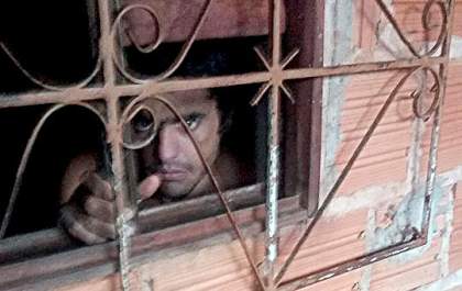 Internado 40 vezes homem é mantido em cárcere privado pela família