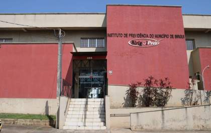 Prefeitura atrasa pagamentos e acumula dívida de R$ 1,2 milhão com o Biriguiprev