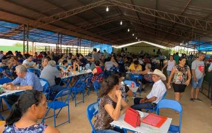 Almoço para arrecadar dinheiro para a Santa Casa reúne 800 pessoas