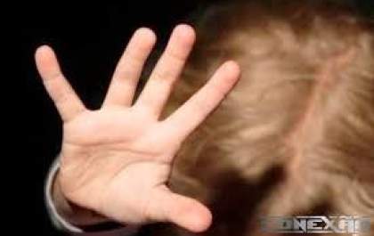 Pedreiro é preso após abusar de crinaça de 5 anos