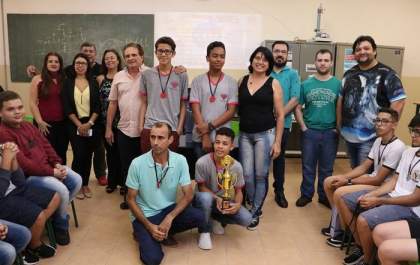Estudantes vencem competição criando cadeira de rodas com aplicativo&nbsp;