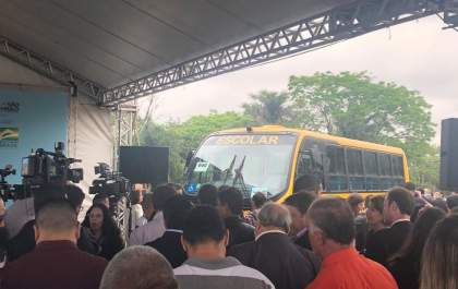 Thauana conquista um ônibus novo para alunos de Nova Independência