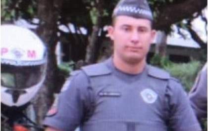 Policial militar morre ao ter moto atingida na traseira por carro