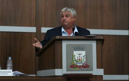 Vereadores adiam, novamente, votação de projetos para venda de imóveis