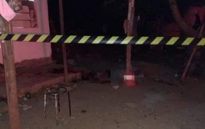 Homem é morto com enxadadas ao dizer que queria ter relação sexual com irmã do acusado