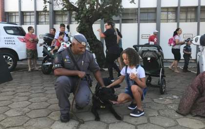 Centenas de crianças participam de festa da Polícia Militar