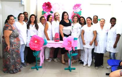 Profissionais do UPA recebem atenção especial no Outubro Rosa