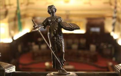 Réu é condenado a mais de 11 anos de prisão por dupla tentativa de homicídio
