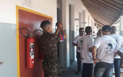 Reencontro de ex-combatentes do Exército é marcado por muita emoção