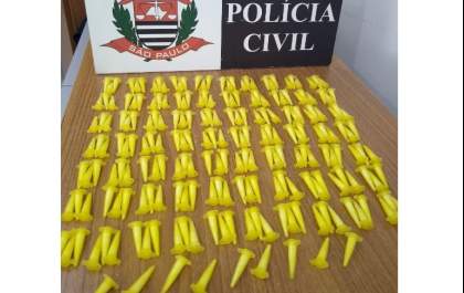 Jovem e adolescente de 14 anos são flagrados com 219 pinos de cocaína