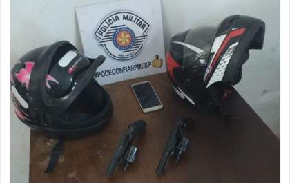 PM prende 3 após roubo em supermercado