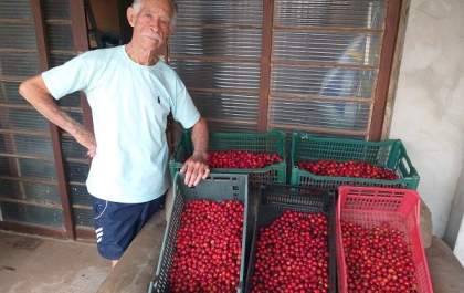 Seu Salomão, guiado pela fé e pela paixão de viver