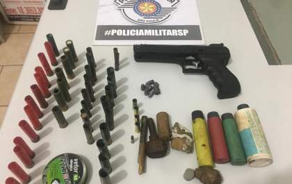 PM apreende pistola de pressão e munições após denúncia de violência doméstica