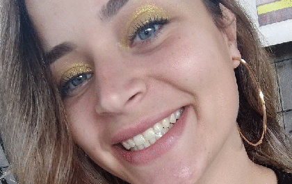 Pais enterram a filha vestida de noiva