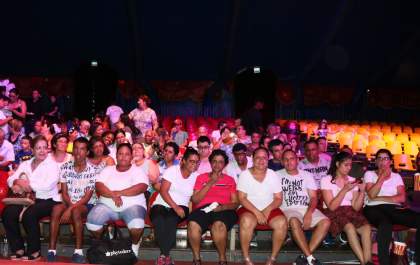 22 alunos da Apae assistem espetáculo do Circo Tihany