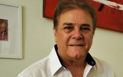Araçatubense lança livro de poemas