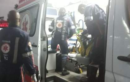 Acidente entre carro e moto deixa mulher ferida em Três Lagoas