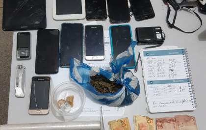 Jovem com extensa ficha criminal é preso junto com a namorada em Água Clara