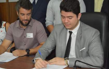 Câmara de Birigui assina contrato para construção de sede própria