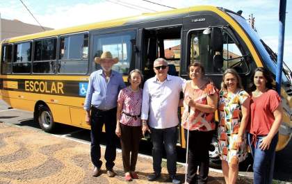 Andradina recebe novo ônibus para Educação