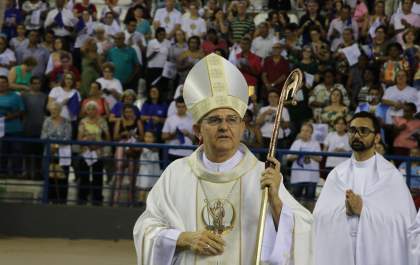 Centenas de fieis participam de missa de encerramento do Ano Jubilar