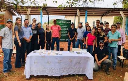 Fundação Educacional de Andradina em parceria com a Secretaria de Desenvolvimento Agrário realizaram no sábado a 1ª Caravana no Campo