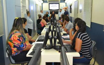 Através de parceria com a Prefeitura, Carreta-escola do SENAC inicia curso de Assistente Administrativo em Selvíria